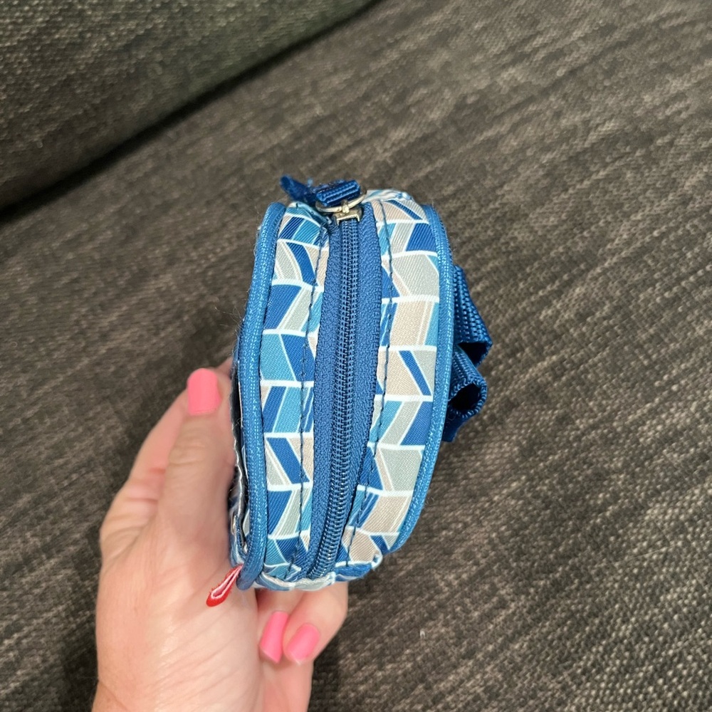Nuby Chevron Pattern Kids Pacifier Pouch - Picture 7 of 10